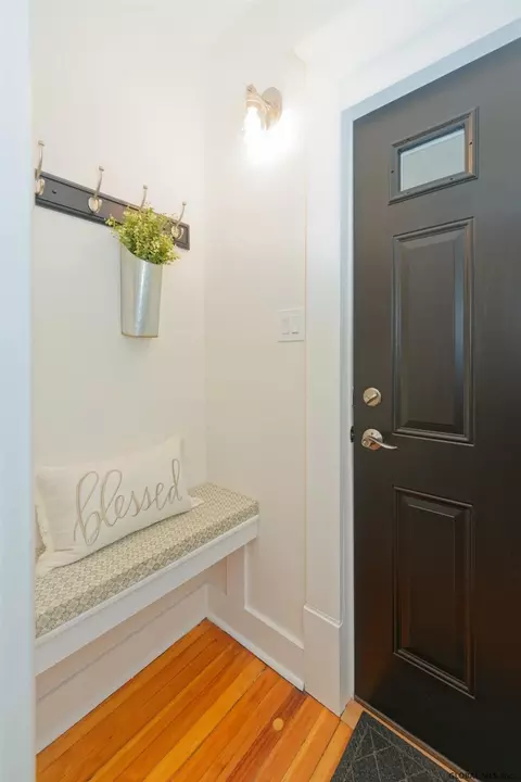 135 Marriott Ave, Schenectady, NY 12304 photo 5