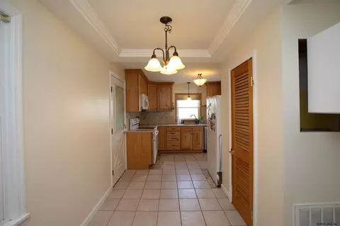 11 Carpenter Dr, Schenectady, NY 12309 photo 11