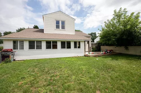 11 Carpenter Dr, Schenectady, NY 12309 photo 3
