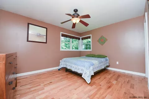 70 Marlboro Rd, Delmar, NY 12054 photo 9