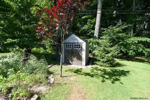 70 Marlboro Rd, Delmar, NY 12054 photo 16