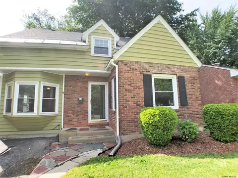 1309 Keyes Ave, Schenectady, NY 12309 photo 2