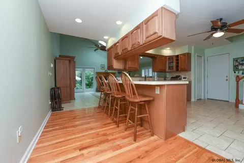 3231 E Lydius St, Schenectady, NY 12303 photo 9
