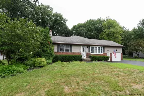 3231 E Lydius St, Schenectady, NY 12303 photo 2