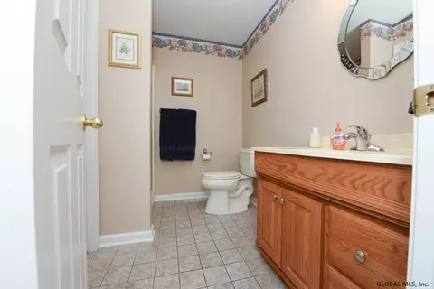 3231 E Lydius St, Schenectady, NY 12303 photo 17