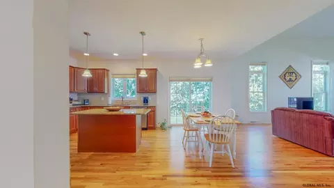18 Mill Towne Dr, Waterford, NY 12188 photo 8