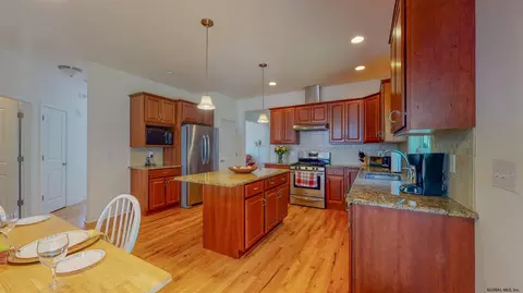 18 Mill Towne Dr, Waterford, NY 12188 photo 11