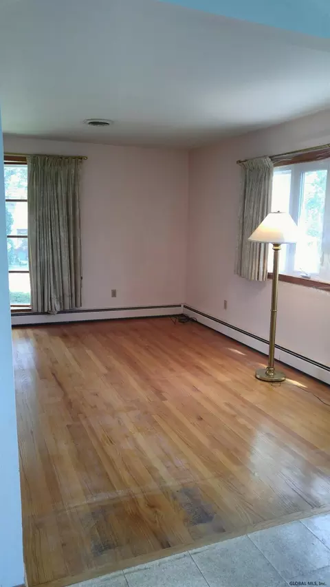 1266 Frantzke Ave, Schenectady, NY 12309 photo 4