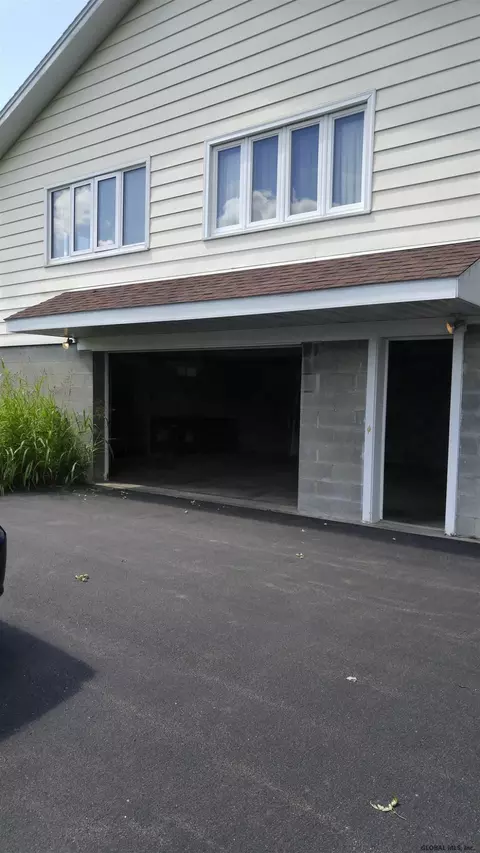 1266 Frantzke Ave, Schenectady, NY 12309 photo 2