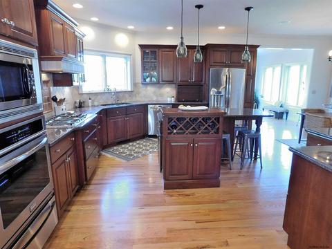116 Saddlebrook La, Schenectady, NY 12302 photo 8