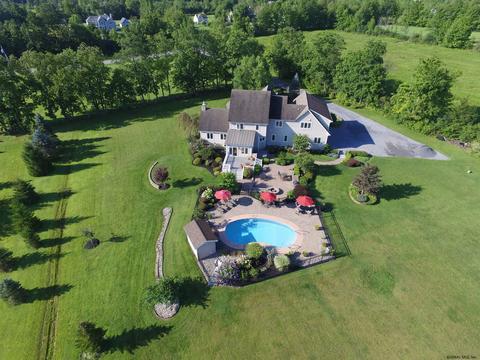 116 Saddlebrook La, Schenectady, NY 12302 photo 2
