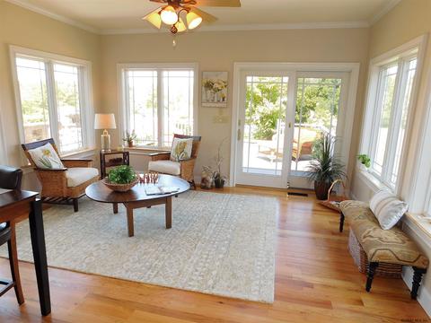 116 Saddlebrook La, Schenectady, NY 12302 photo 5