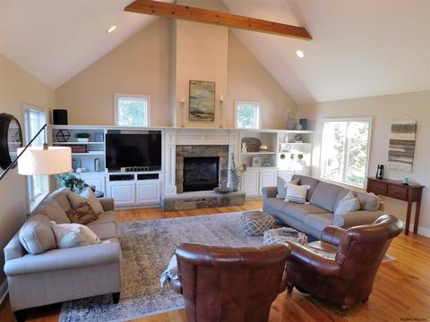 116 Saddlebrook La, Schenectady, NY 12302 photo 3