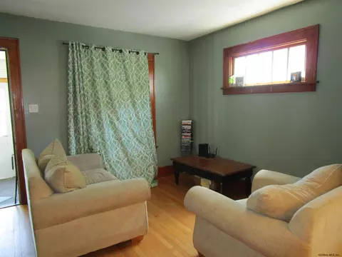 69 Jackson Ave, Schenectady, NY 12304 photo 5