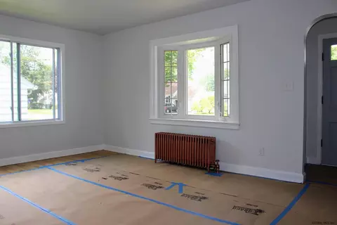 330 Stoodley Pl, Schenectady, NY 12303 photo 6
