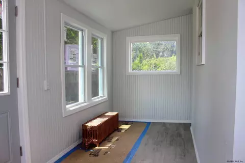 330 Stoodley Pl, Schenectady, NY 12303 photo 9