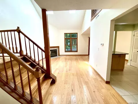 206 Walnut Ln, Slingerlands, NY 12159 photo 3
