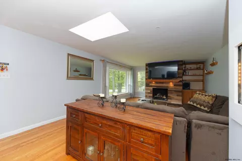 1 Woodcrest Dr # B, Glenville, NY 12302 photo 8