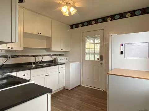 1065 Roberta Rd, Schenectady, NY 12303 photo 4