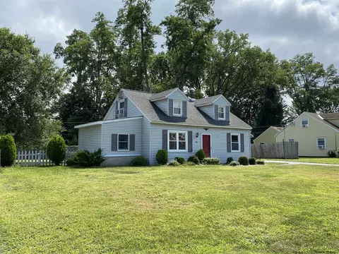 1065 Roberta Rd, Schenectady, NY 12303 photo 2