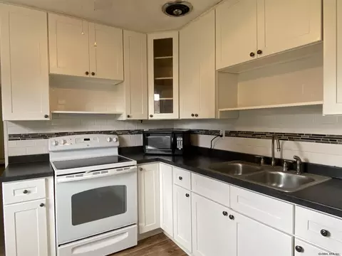 1065 Roberta Rd, Schenectady, NY 12303 photo 5
