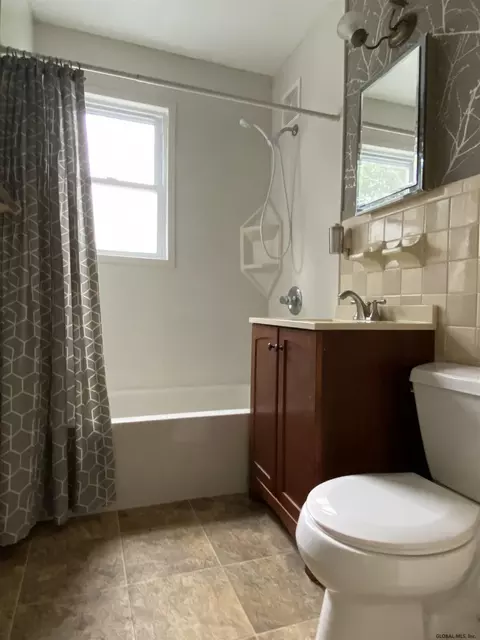 1065 Roberta Rd, Schenectady, NY 12303 photo 17