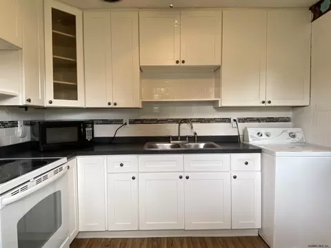 1065 Roberta Rd, Schenectady, NY 12303 photo 6