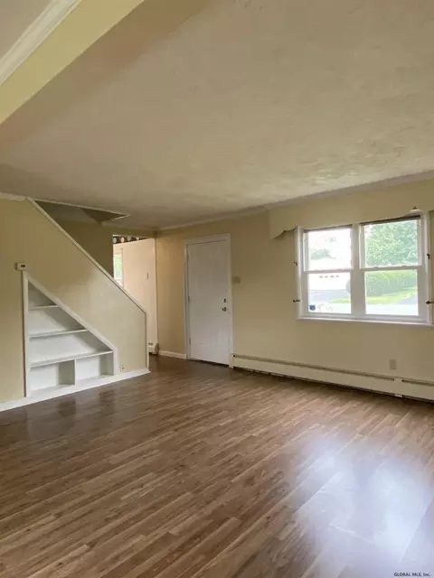 1065 Roberta Rd, Schenectady, NY 12303 photo 13