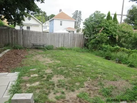 8 Princeton St, Schenectady, NY 12304 photo 19