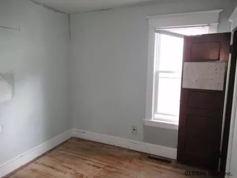 8 Princeton St, Schenectady, NY 12304 photo 11