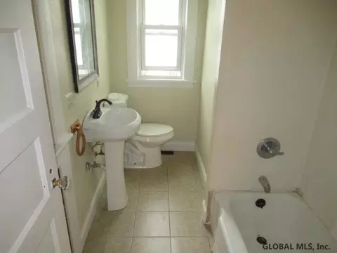 8 Princeton St, Schenectady, NY 12304 photo 13