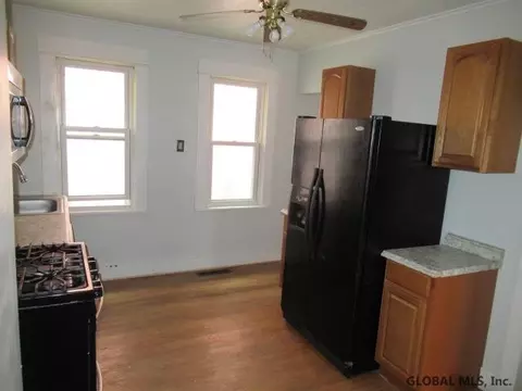 8 Princeton St, Schenectady, NY 12304 photo 15