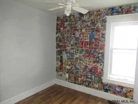 8 Princeton St, Schenectady, NY 12304 photo 17
