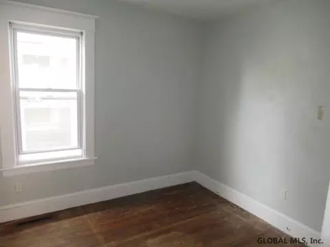 8 Princeton St, Schenectady, NY 12304 photo 12