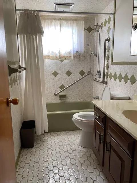 1133 Trinity Ave, Schenectady, NY 12306 photo 17