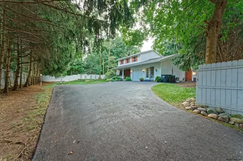 108 Peyton Rd, Schenectady, NY 12303 photo 3