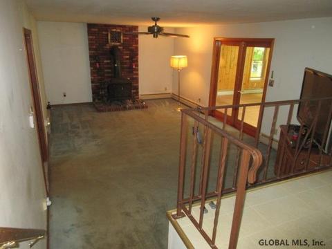 69 Paradowski Rd, Schenectady, NY 12302 photo 7