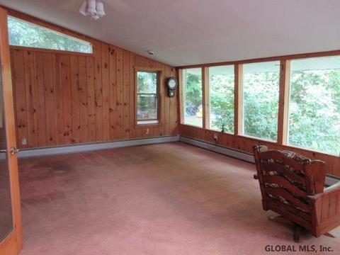 69 Paradowski Rd, Schenectady, NY 12302 photo 9