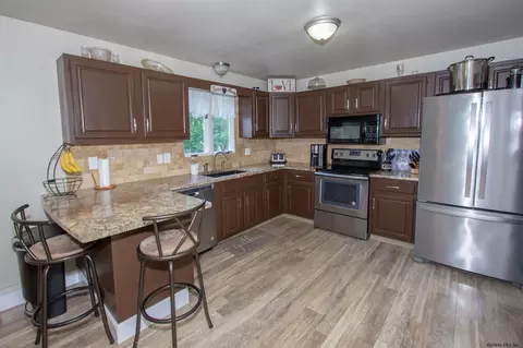 511 Chadwick Rd, Schenectady, NY 12304 photo 17