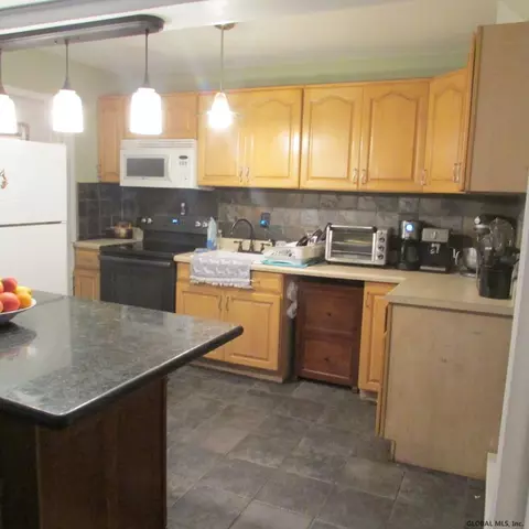 1012 Dresden Ct, Delmar, NY 12054 photo 5