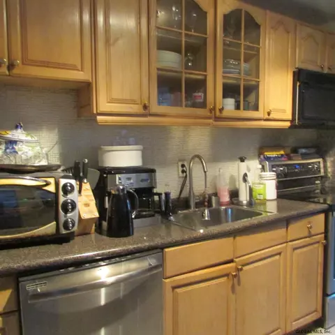 1012 Dresden Ct, Delmar, NY 12054 photo 11