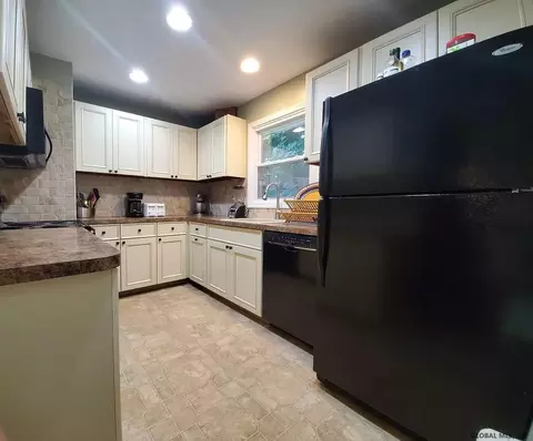 8 Denison Rd, Schenectady, NY 12309 photo 23