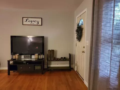 8 Denison Rd, Schenectady, NY 12309 photo 10