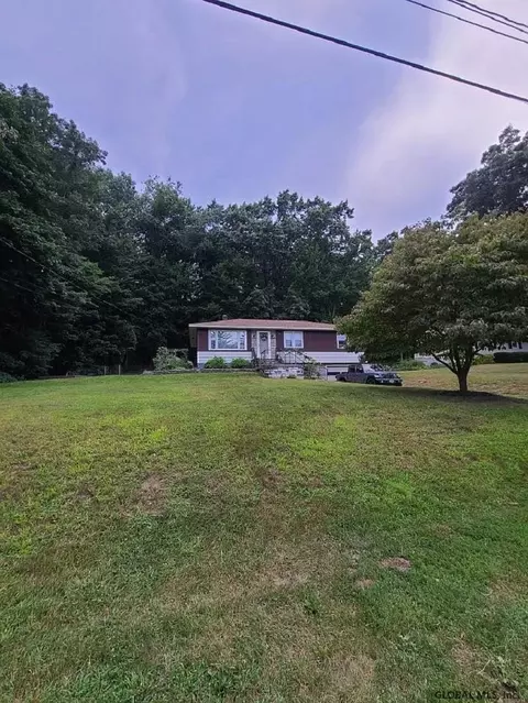 8 Denison Rd, Schenectady, NY 12309 photo 4