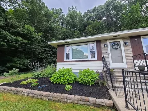 8 Denison Rd, Schenectady, NY 12309 photo 5