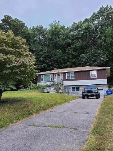 8 Denison Rd, Schenectady, NY 12309 photo 3
