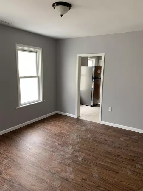 41 Mcclellan St, Schenectady, NY 12304 photo 12