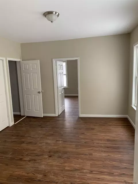 41 Mcclellan St, Schenectady, NY 12304 photo 7