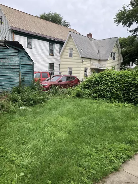 13 Chestnut St, Schenectady, NY 12307 photo 34