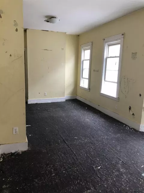 13 Chestnut St, Schenectady, NY 12307 photo 18